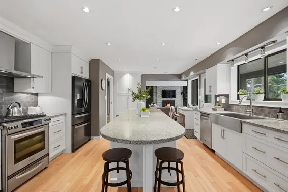 2261 Hill Drive, North Vancouver For Sale - image 12