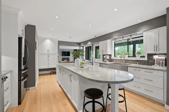 2261 Hill Drive, North Vancouver For Sale - image 14