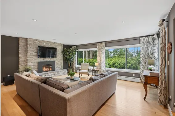 2261 Hill Drive, North Vancouver For Sale - image 16