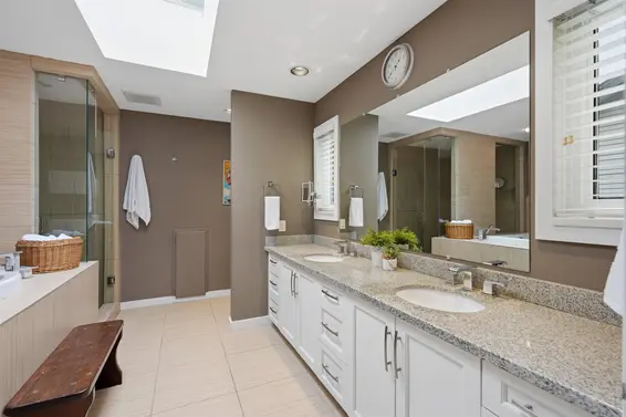 2261 Hill Drive, North Vancouver For Sale - image 22