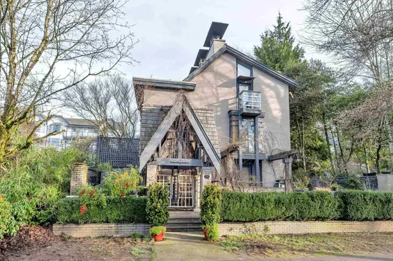 4 328 East 2nd Street, North Vancouver For Sale - image 5