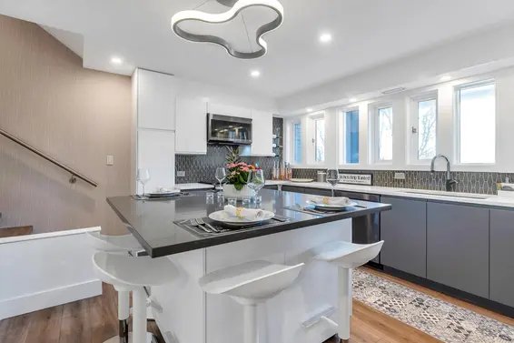 4 328 East 2nd Street, North Vancouver For Sale - image 6