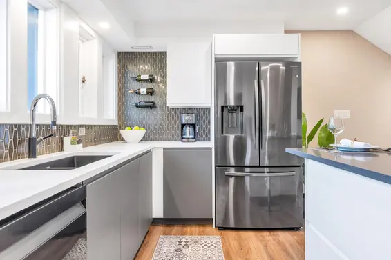 4 328 East 2nd Street, North Vancouver For Sale - image 8