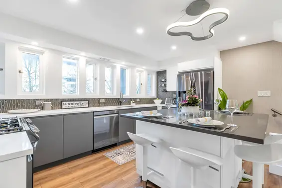 4 328 East 2nd Street, North Vancouver For Sale - image 9