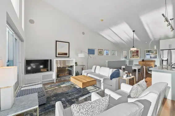 20 415 West Esplanade, North Vancouver For Sale - image 4