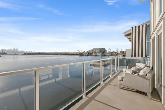 20 415 West Esplanade, North Vancouver For Sale - image 6