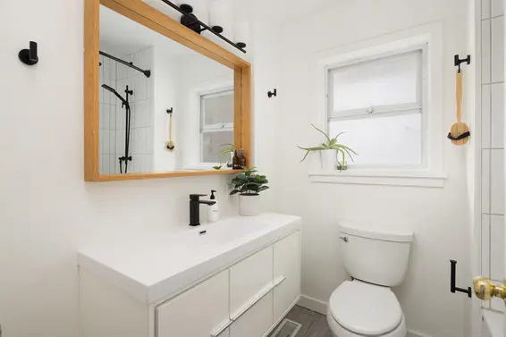 1231 Cloverley Street, North Vancouver For Sale - image 11