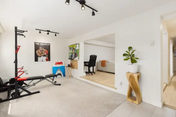 1231 Cloverley Street, North Vancouver For Sale - image 16