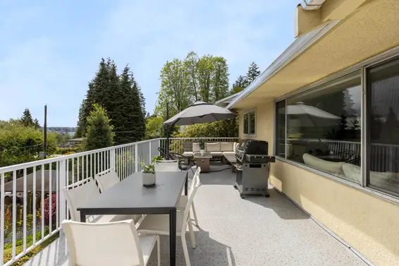 1231 Cloverley Street, North Vancouver For Sale - image 25