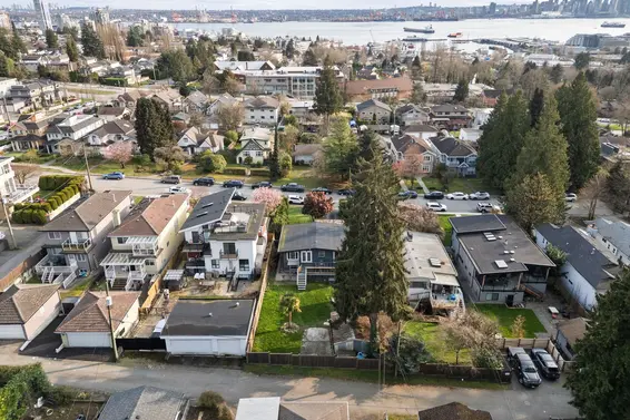 530 West 14th Street, North Vancouver For Sale - image 35