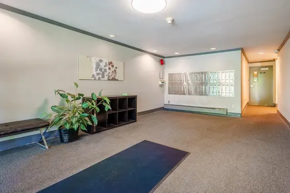 222 210 West 2nd Street, North Vancouver For Sale - image 3