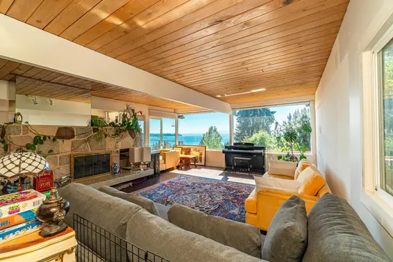 2664 Rosebery Avenue, West Vancouver For Sale - image 7
