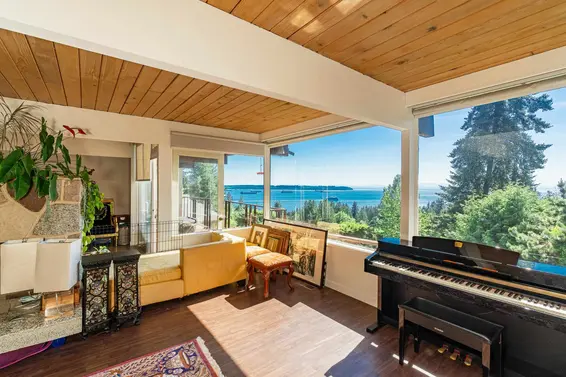 2664 Rosebery Avenue, West Vancouver For Sale - image 9