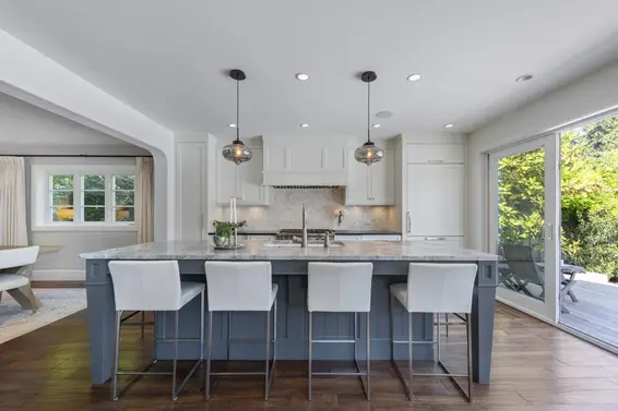 1140 Cortell Street, North Vancouver For Sale - image 3