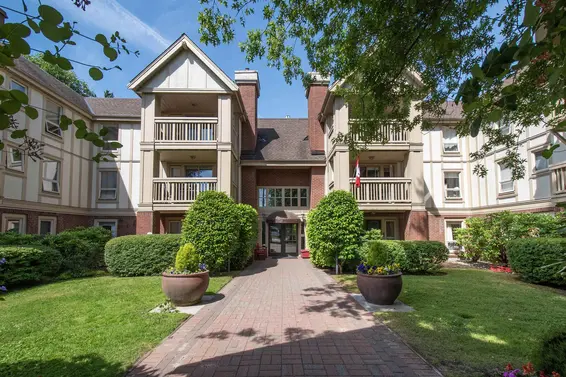 309 843 22nd Street, West Vancouver