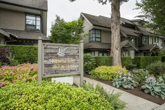 10 3150 Sunnyhurst Road, North Vancouver
