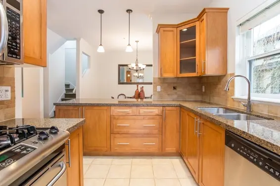 10 3150 Sunnyhurst Road, North Vancouver For Sale - image 8
