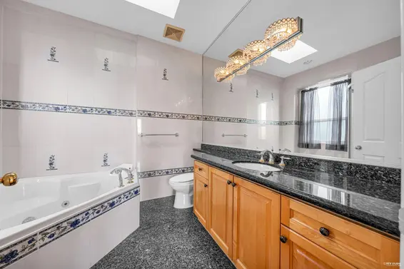 213 West 28th Street, North Vancouver For Sale - image 10