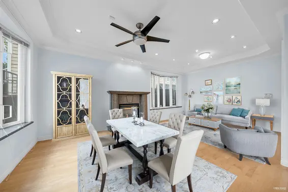 213 West 28th Street, North Vancouver For Sale - image 2