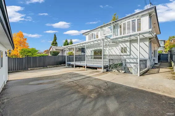 213 West 28th Street, North Vancouver For Sale - image 21