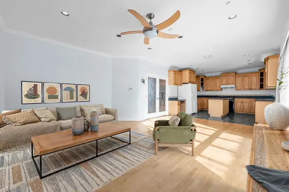 213 West 28th Street, North Vancouver For Sale - image 7