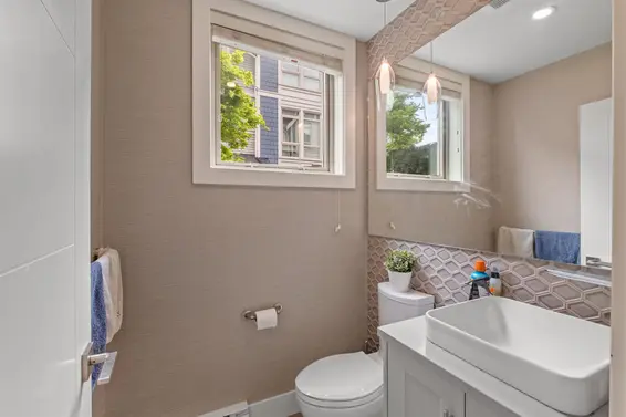 5 115 West Queens Road, North Vancouver For Sale - image 11