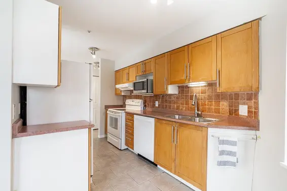 101 120 East 2nd Street, North Vancouver For Sale - image 11