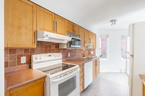 101 120 East 2nd Street, North Vancouver For Sale - image 12