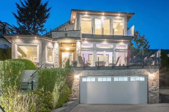 2567 Lawson Avenue, West Vancouver