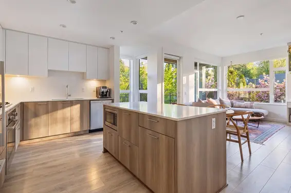 107 715 West 15th Street, North Vancouver