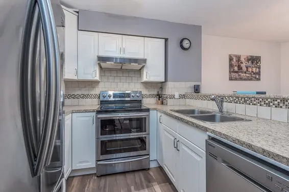 206 3191 Mountain Highway, North Vancouver For Sale - image 5