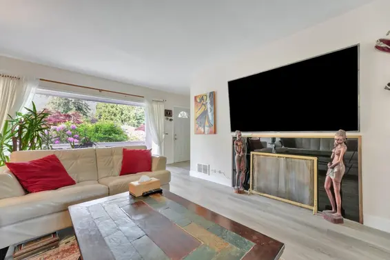 1075 Ruthina Avenue, North Vancouver For Sale - image 21