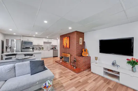 1075 Ruthina Avenue, North Vancouver For Sale - image 6