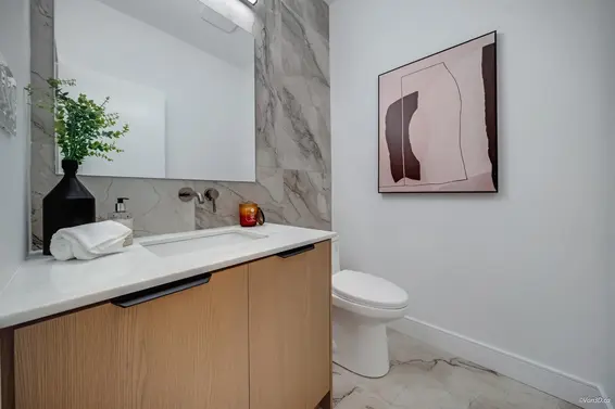 973 Adderley Street, North Vancouver For Sale - image 36