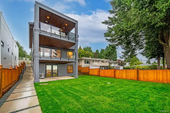 973 Adderley Street, North Vancouver For Sale - image 4