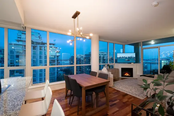 902 138 East Esplanade, North Vancouver