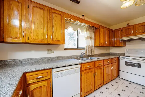 2025 St. Andrews Avenue, North Vancouver For Sale - image 35