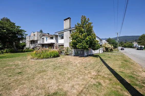 2025 St. Andrews Avenue, North Vancouver For Sale - image 40