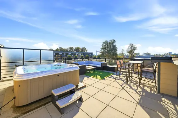 409 733 West 14th Street, North Vancouver