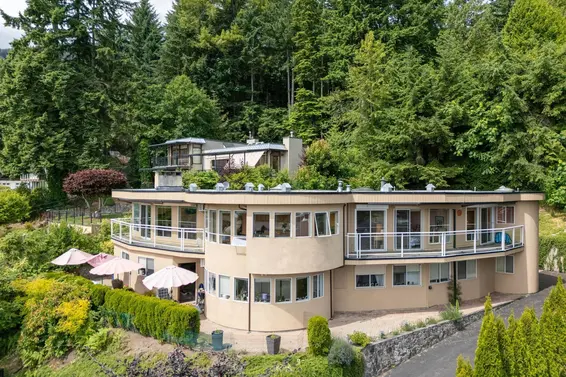 2735 Skilift Place, West Vancouver