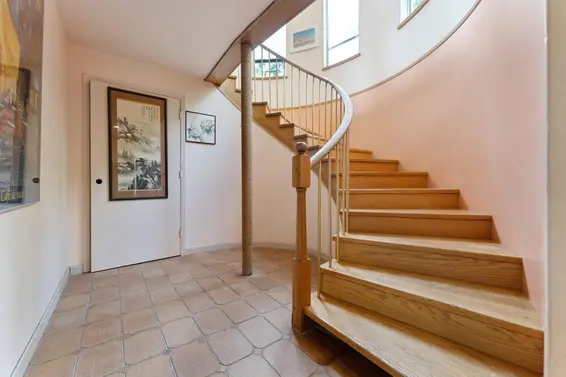 2735 Skilift Place, West Vancouver For Sale - image 2