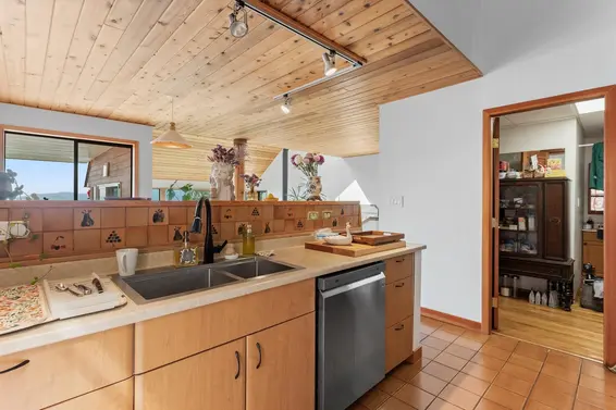 270 Mountain Drive, Lions Bay For Sale - image 12