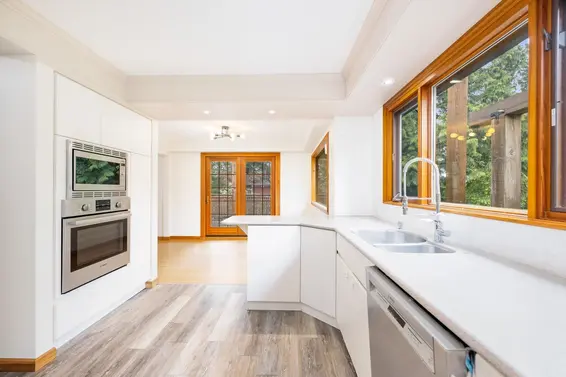 1561 Merlynn Crescent, North Vancouver For Sale - image 17
