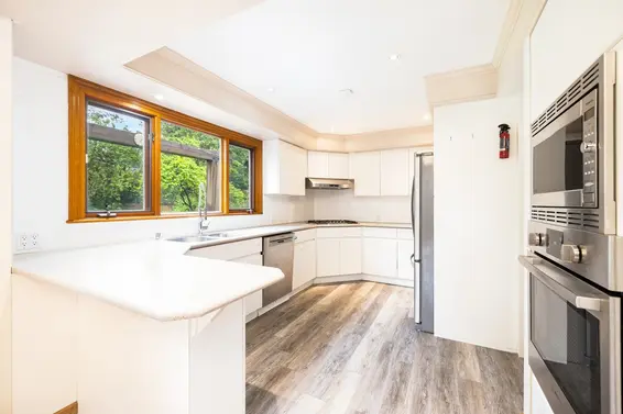 1561 Merlynn Crescent, North Vancouver For Sale - image 19