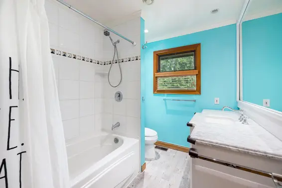 1561 Merlynn Crescent, North Vancouver For Sale - image 26