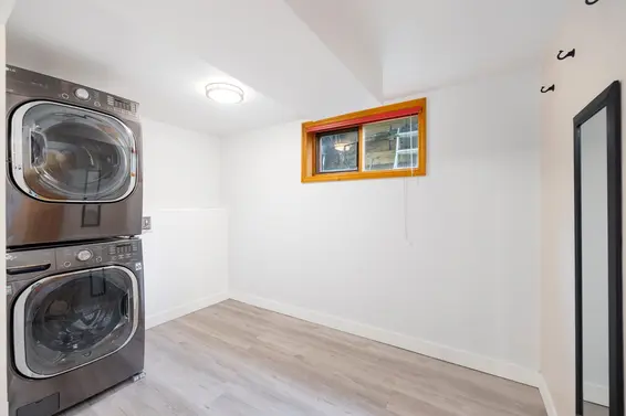 1561 Merlynn Crescent, North Vancouver For Sale - image 33