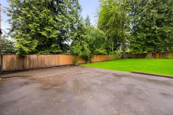 1561 Merlynn Crescent, North Vancouver For Sale - image 39