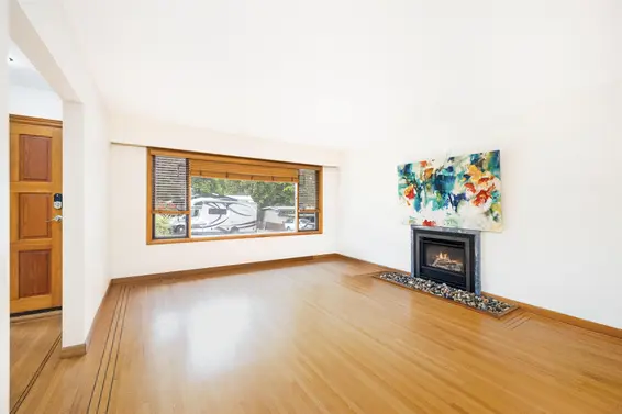 1561 Merlynn Crescent, North Vancouver For Sale - image 6