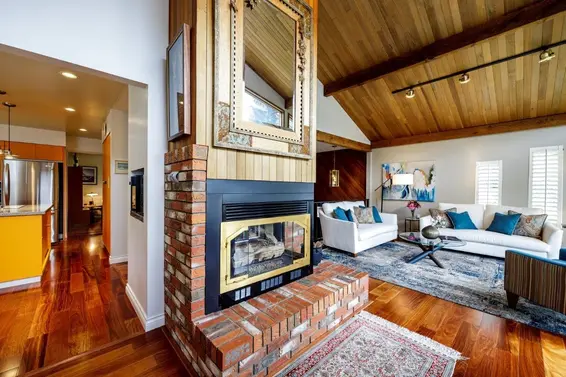 4588 Cliffmont Road, North Vancouver For Sale - image 7