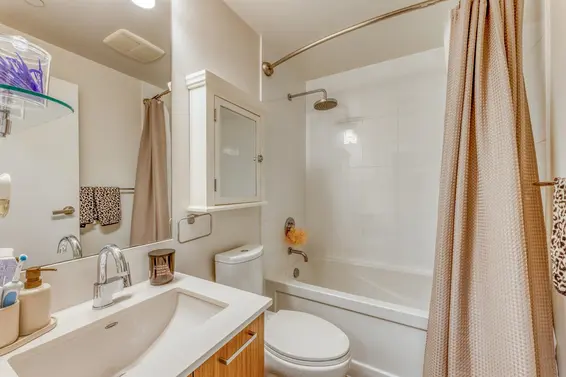 302 1182 West 16th Street, North Vancouver For Sale - image 17